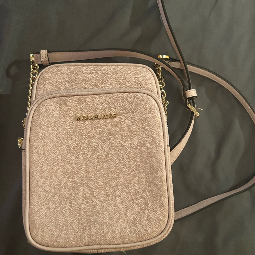 Michael Kors Beige Crossbody Bag with Gold Chain - Picture 5 of 5